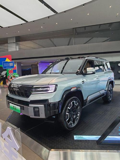 重庆52比亚迪方程豹硬派越野的爆款，英菲尼迪35周年与你共成长